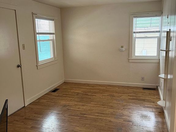 5th image of 405 Laurel St #5