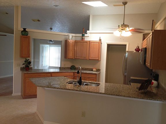 4th image of 401 SE Glenwood Drive