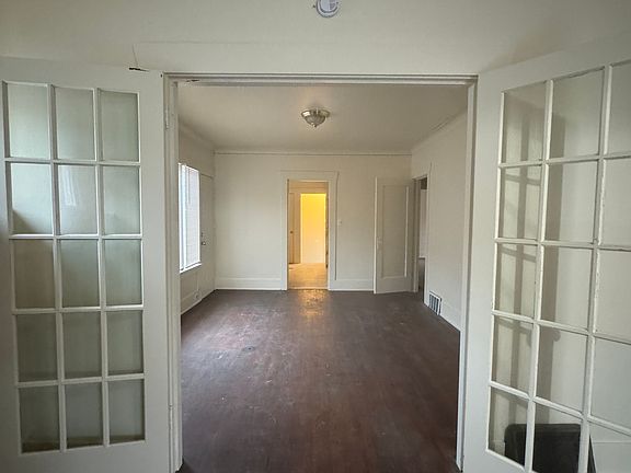 3rd image of 4729 Roosevelt Way NE #5