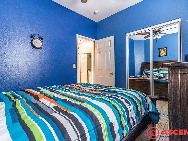 1810 Martinho Ave — Photo 15