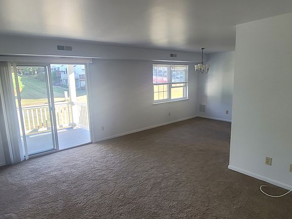 2nd image of 98 Lincoln Ave #8