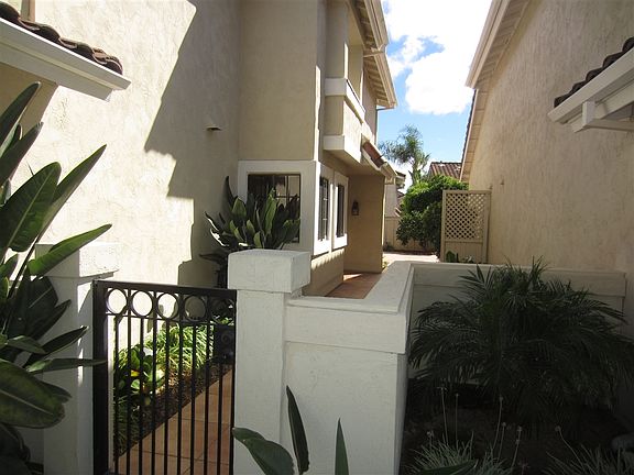 2nd image of 4019 Caminito Meliado