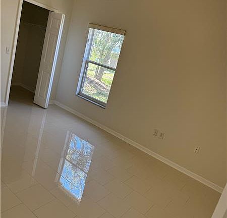5th image of 808 Massy Ct