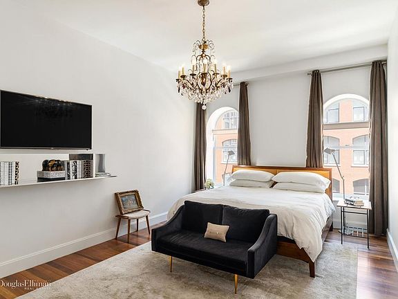 5th image of 416 Washington St APT 5G