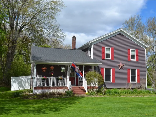 21 N Main St, Churchville, NY 14428