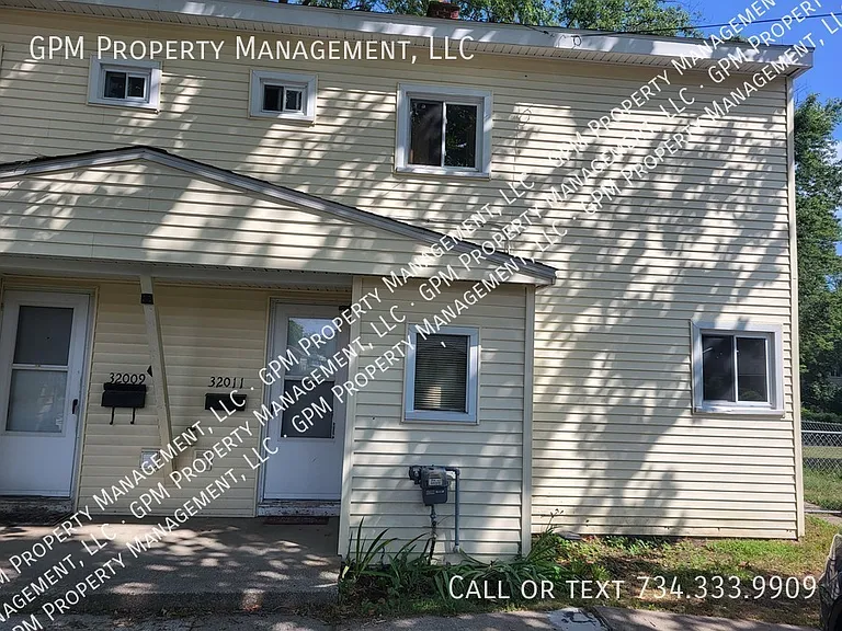 32011 Ottawa St — Photo 1