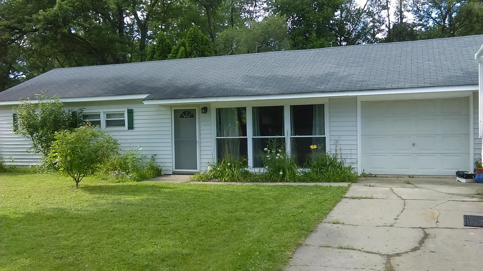 34W728 Clyde Pkwy photo 1
