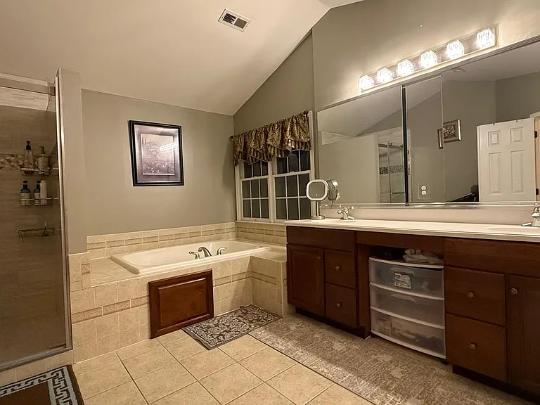 69 Renfield Dr — Photo 16