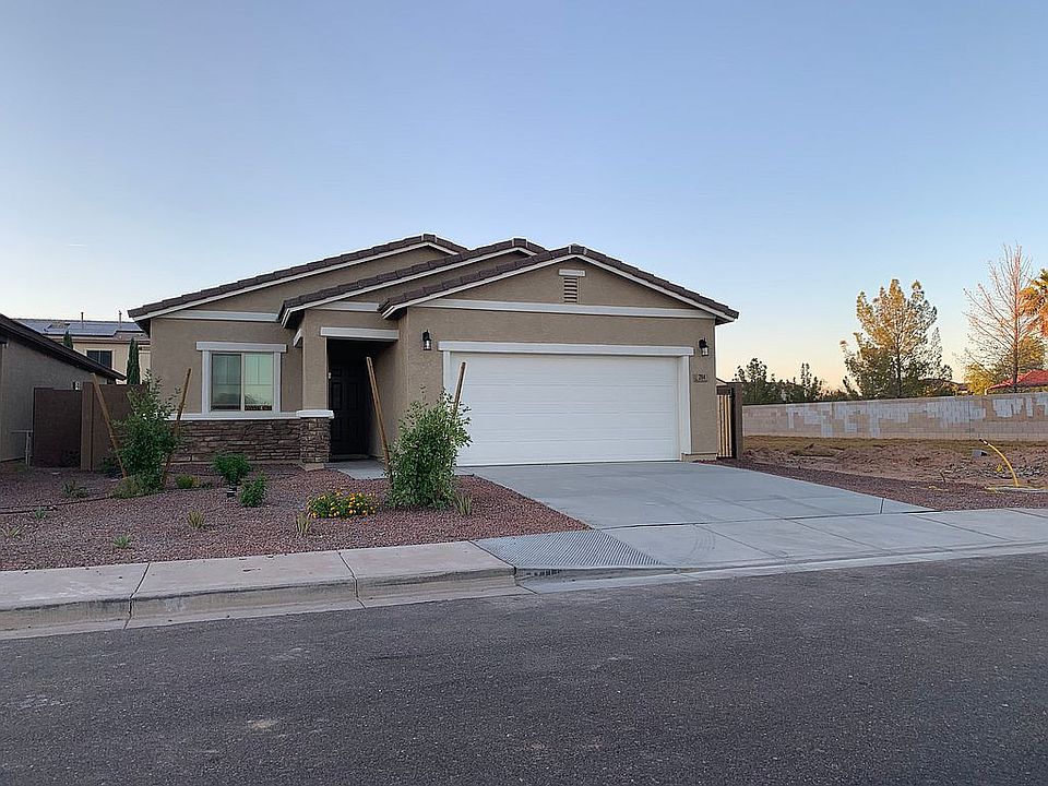 1st image of 204 W Tropical Dr