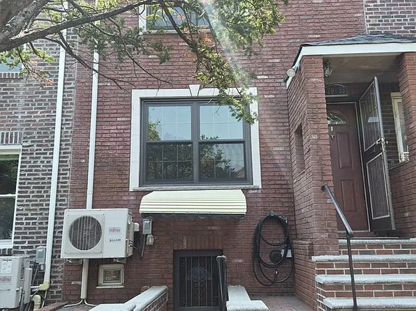 2033 28th St, Astoria, NY 11105