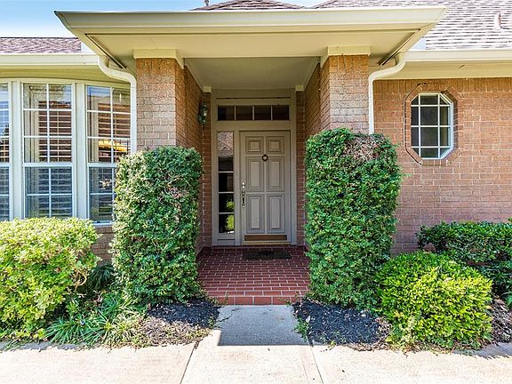 4th image of 1910 Orchard Glen Ct