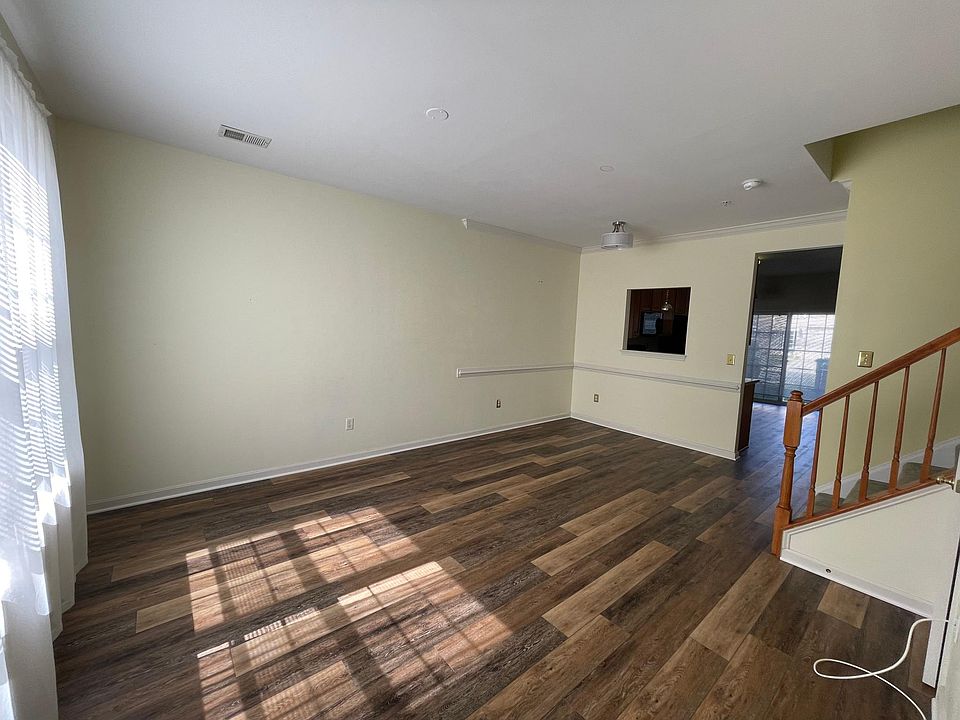 1st image of 302 Tubman Dr