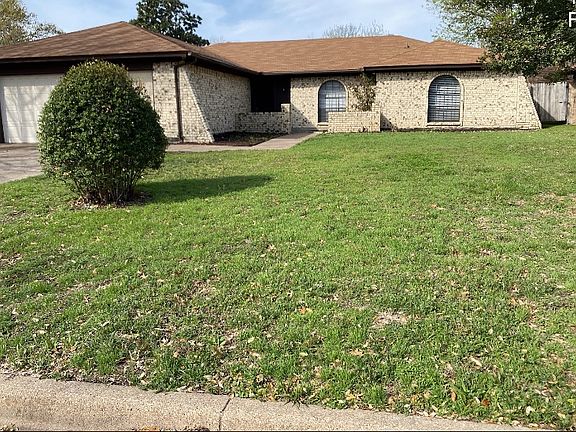 2nd image of 320 Goldfinch Dr