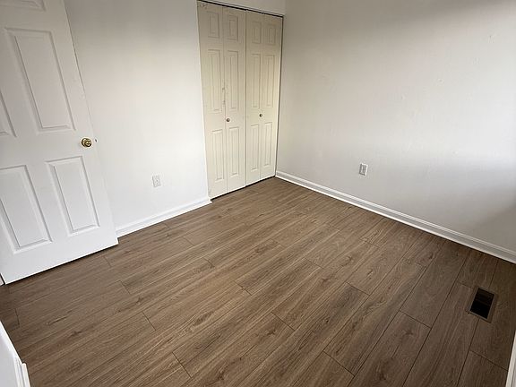 5th image of 12641 Oakwood Dr