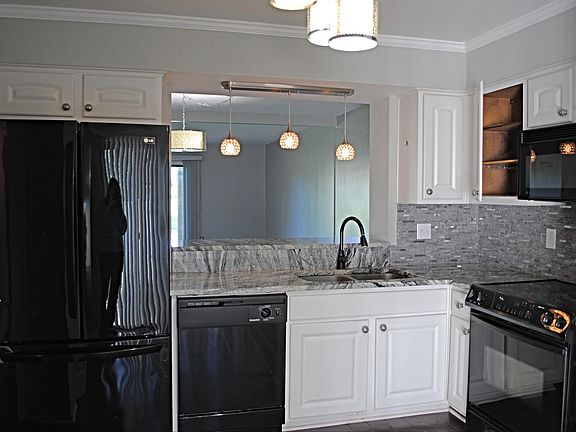 4th image of 7909 Los Robles Ct #7909