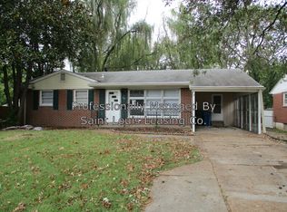 165 Saint Patrick Ln, Florissant, MO 63031