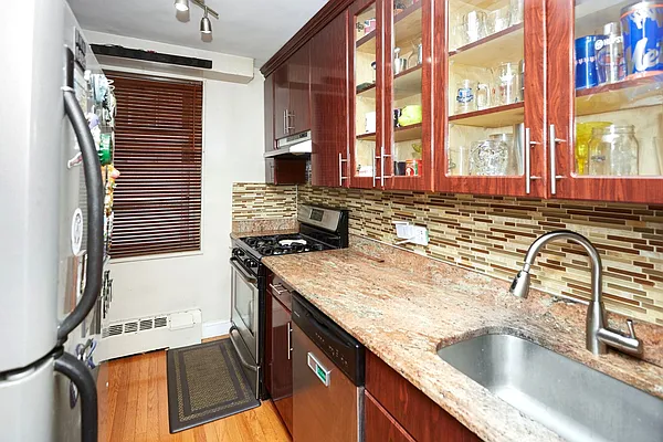 Sold by Voro, LLC | media 19