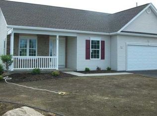 1 Lantana Ln, Greece, NY 14612