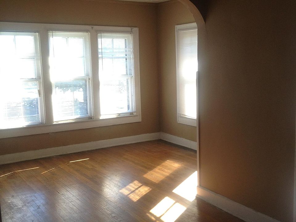 1st image of 208 E 38th St APT 8