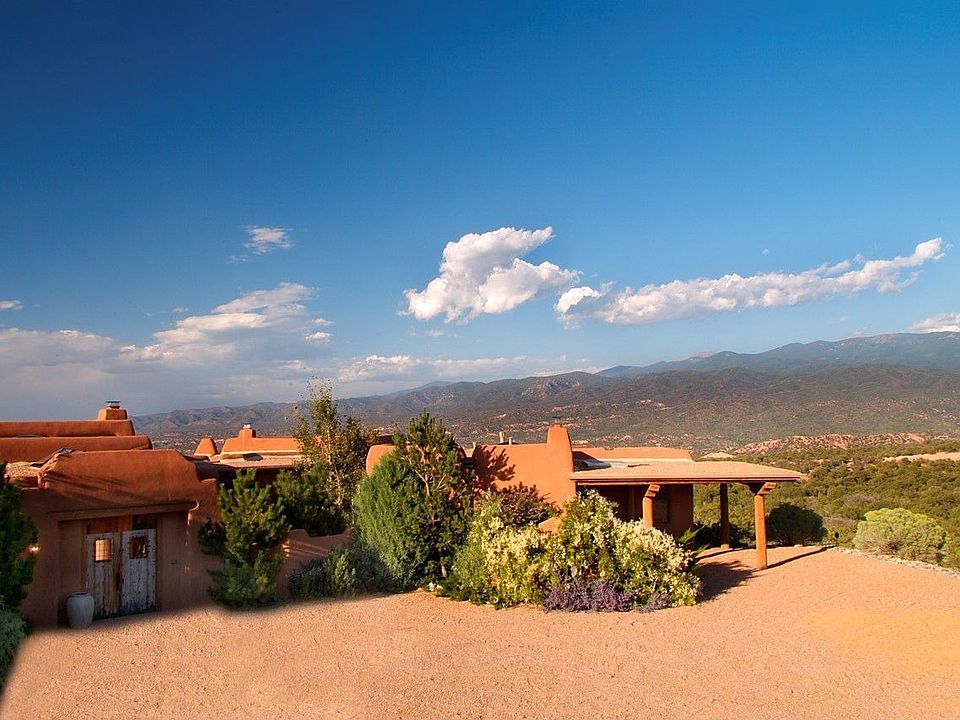 Words canâ??t do justice to this fantastic property. The views are enormous and the home is spectacu