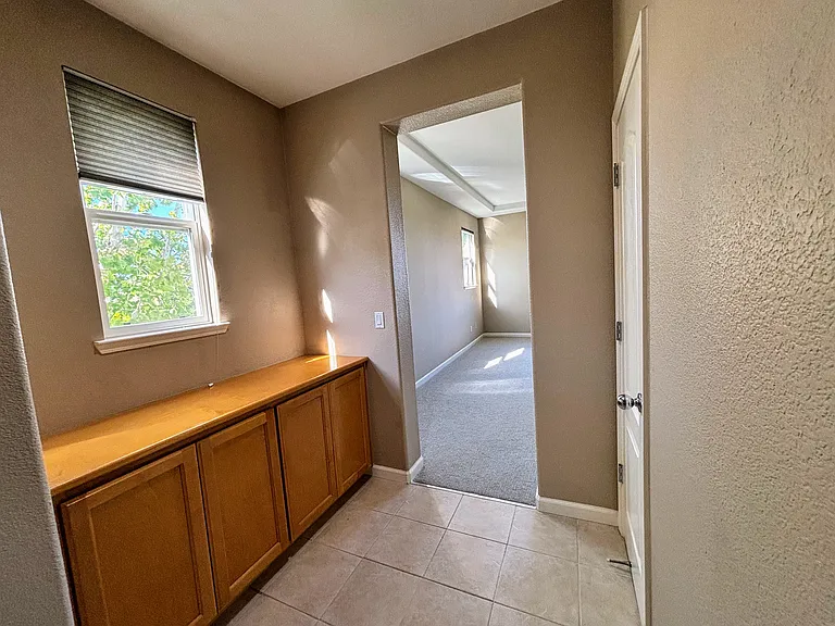 378 Roundhill Dr — Photo 14