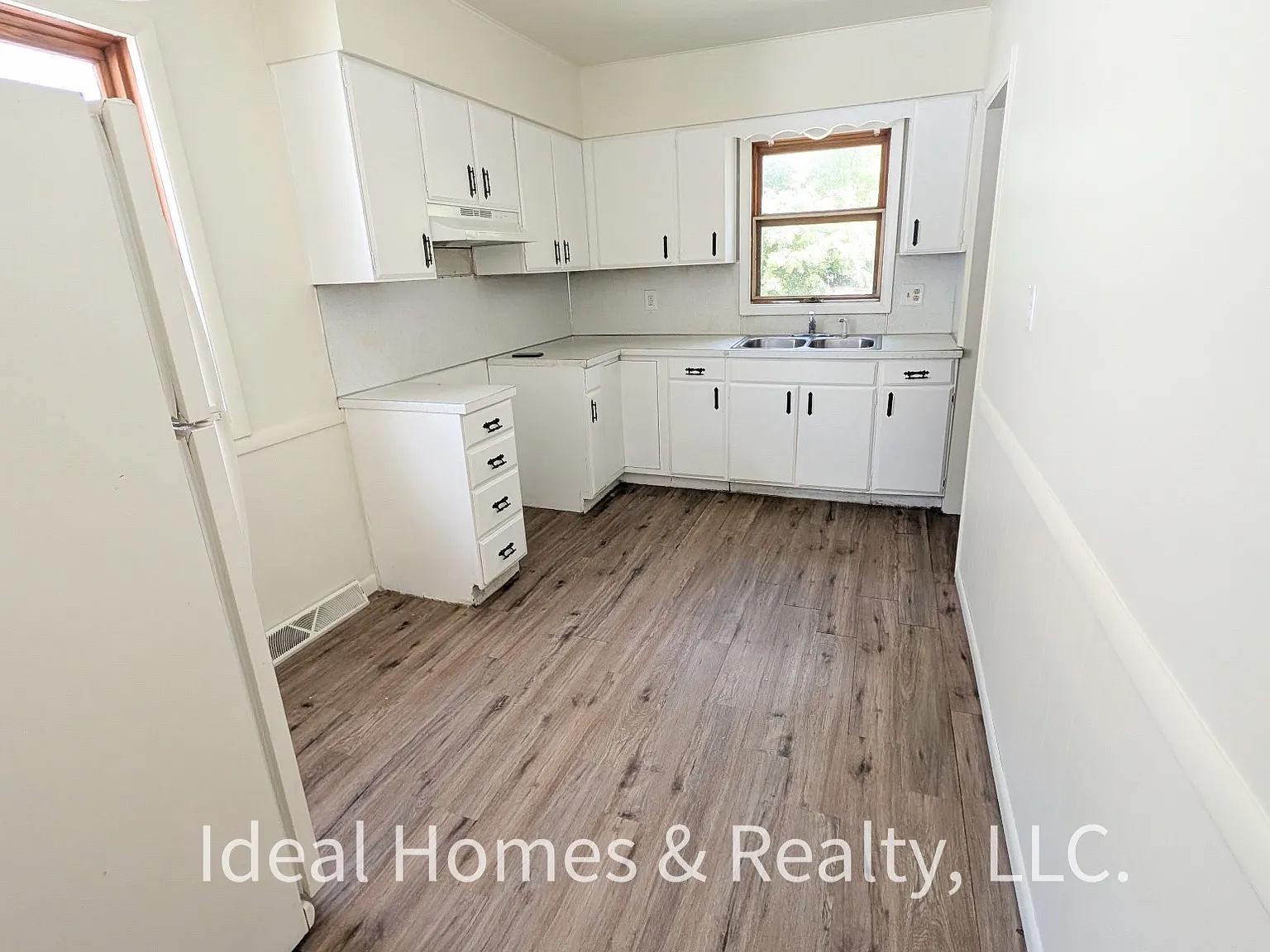 1123 Ida Avenue - 1 — Photo 2