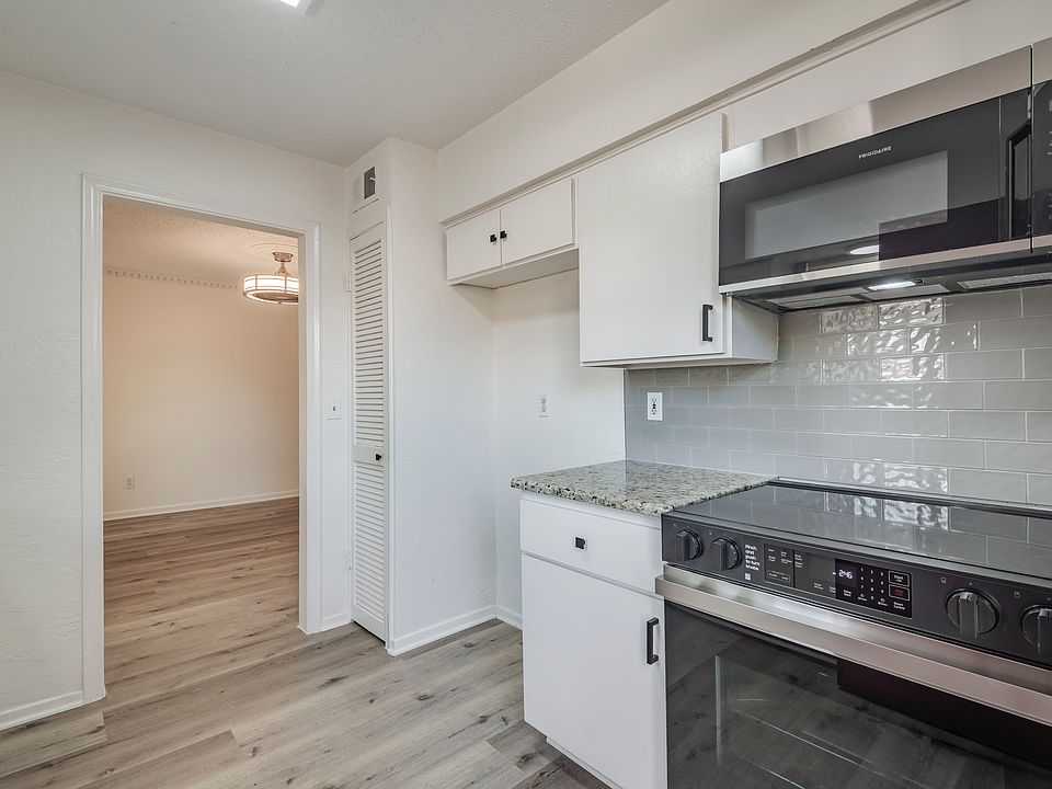1st image of 4207 Avondale Ave APT 205