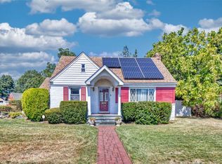 703 Decatur St, Uniondale, NY 11553