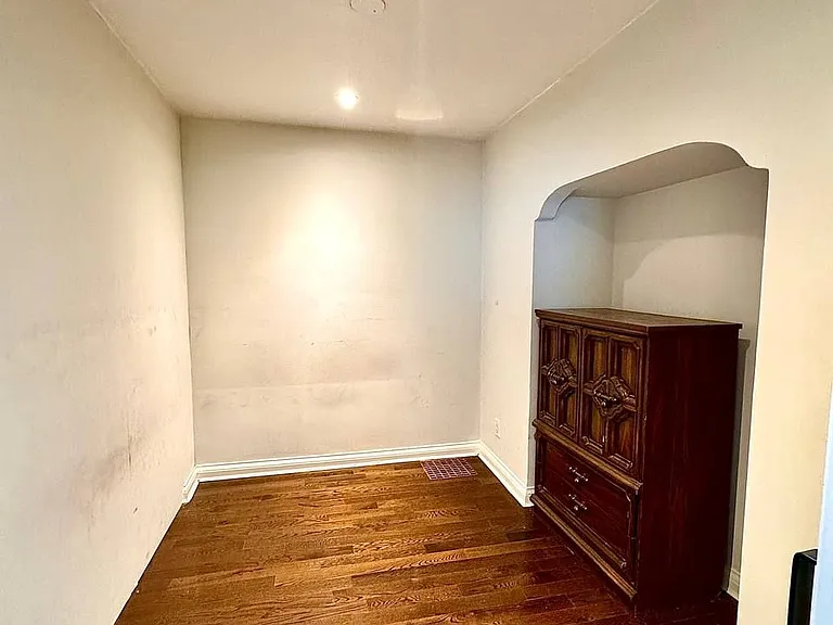32 Belgravia Ave #MAIN — Photo 6