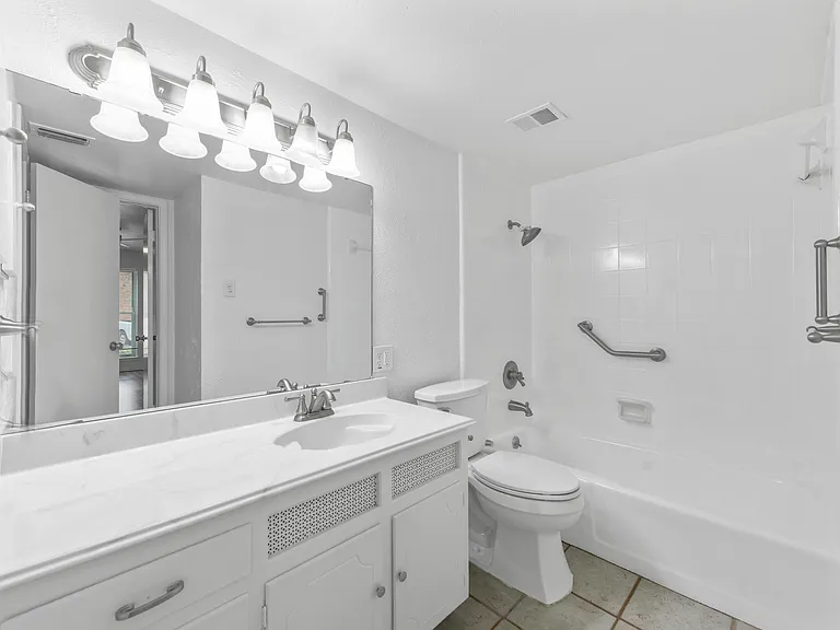 4002 Ridglea Country Club Dr #108 — Photo 17