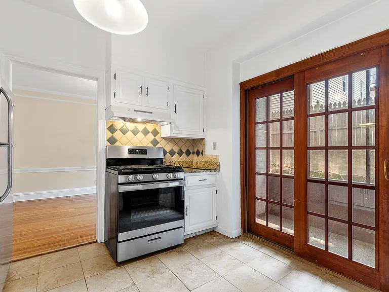 315 Tappan St #1 — Photo 13