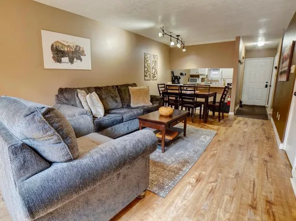 19 Jackson Hole Rd #C-3, Angel Fire, NM 87710