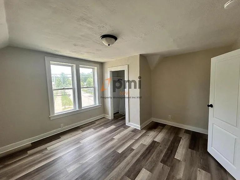215 Lafayette St #1 — Photo 6