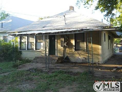 3rd image of 1306 E Jefferson Ave