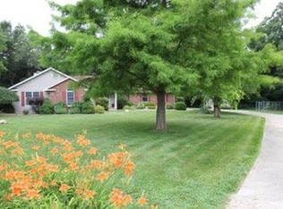 35 Queens Point, Mattoon, IL 61938