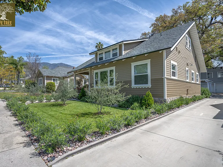 160 N Myrtle Ave — Photo 3