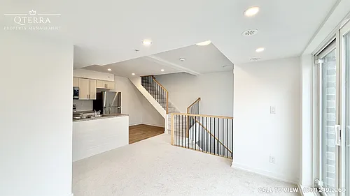 400 Mary St E #4 Photo 1