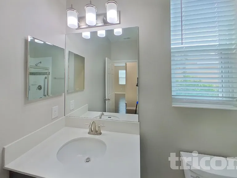 10710 Southern Forest Dr — Photo 12