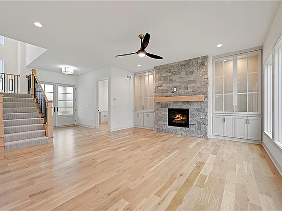 5th image of 17021 King St