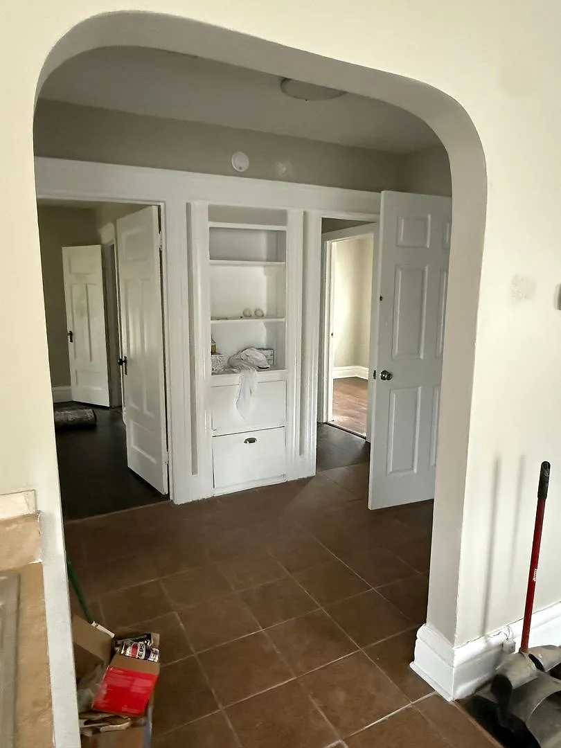 1132 Monroe Ave — Photo 3
