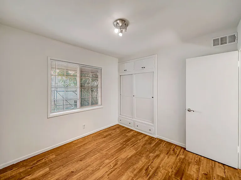 654 Patterson Ave — Photo 16