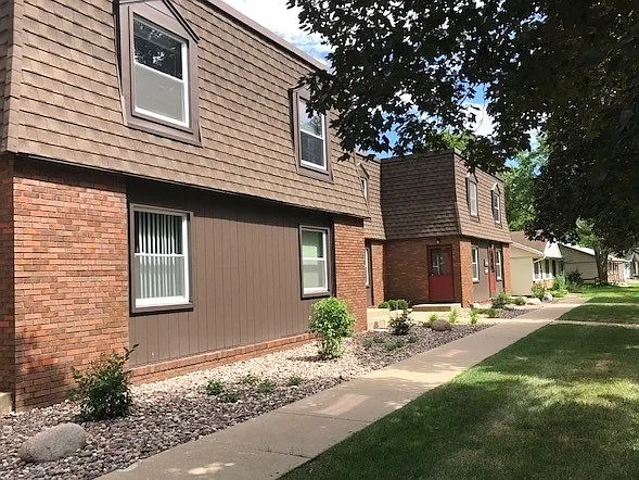 Valley View Townhomes — Photo 4