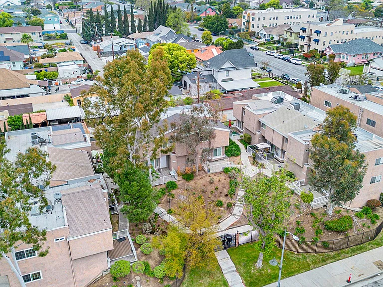 1561 W Jefferson Blvd — Photo 27