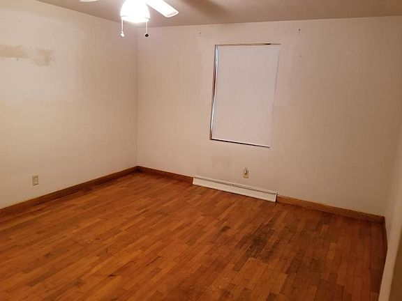 5th image of 4914 Woodford Dr