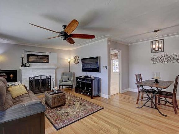 3rd image of 8118 Oak Ct