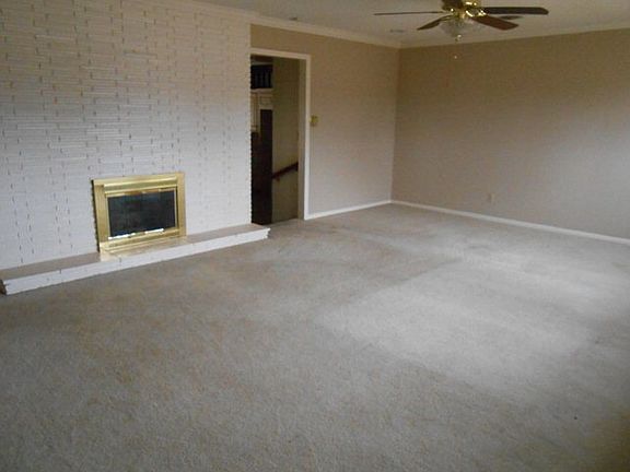 2nd image of 404 Cactus Dr