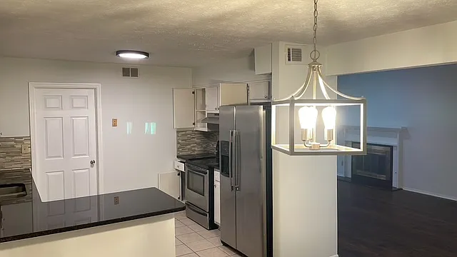 1162 Winston Dr — Photo 11
