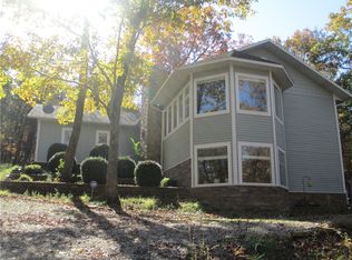 8 Hickory Cir, Holiday Island, AR 72631