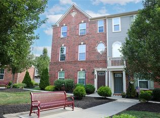 231 Thornapple Ln, Cranberry Township, PA