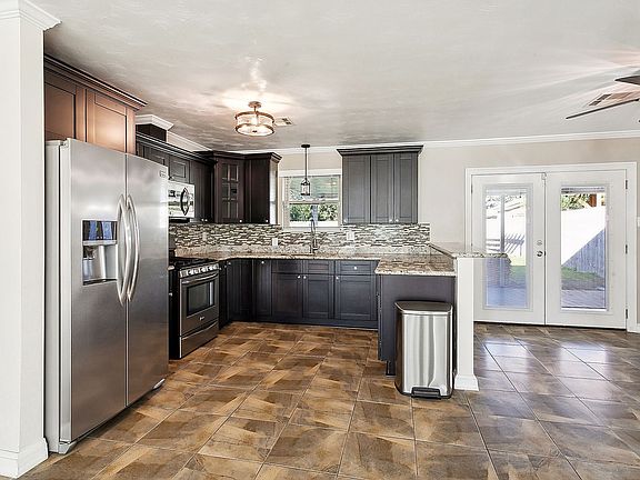 4th image of 1616 Cleary Ave